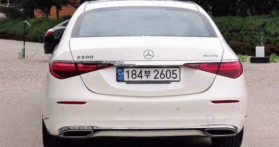 Mercedes-Benz S-Class 