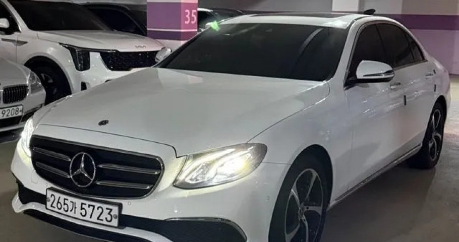 Mercedes-Benz E-Class 