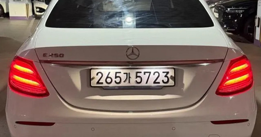 Mercedes-Benz E-Class 
