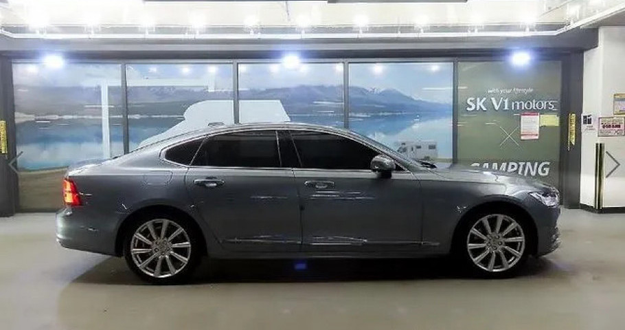Volvo S90 