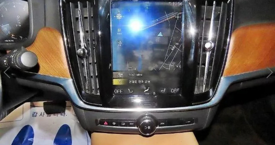 Volvo S90 