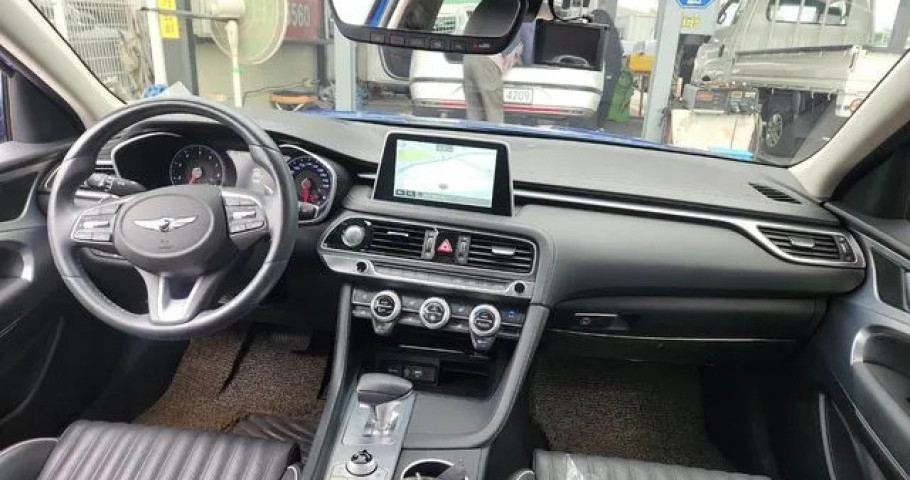 Genesis G70 