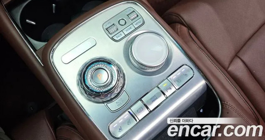 Genesis G90 