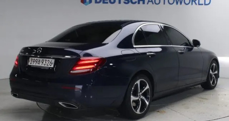 Mercedes-Benz E-Class 