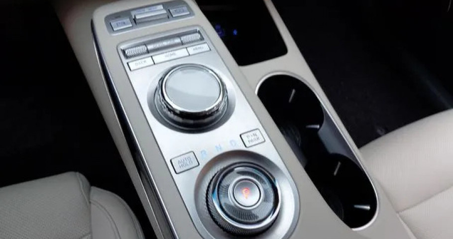 Genesis Gv70 