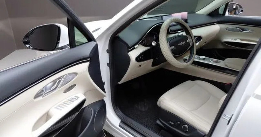 Genesis Gv70 