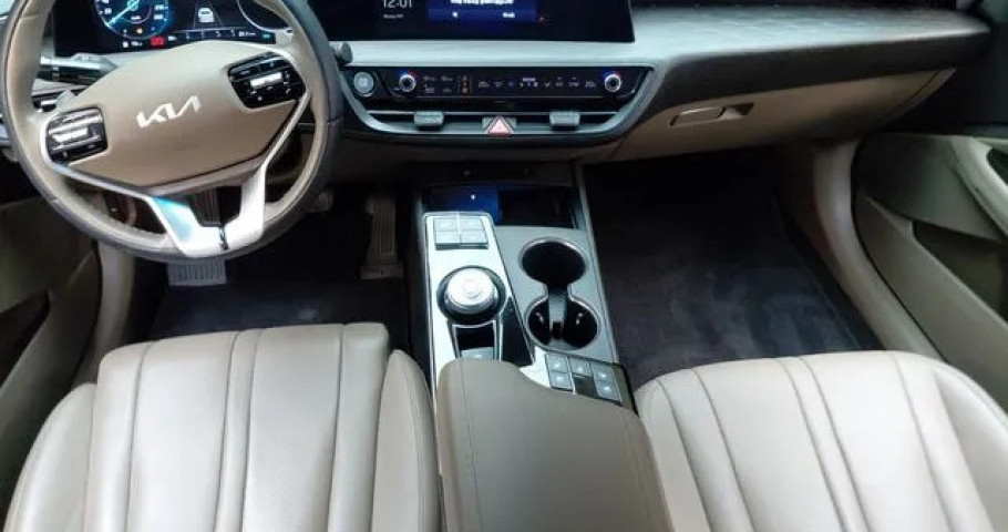 Kia K8 