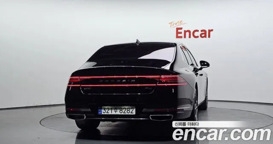 Genesis G90 
