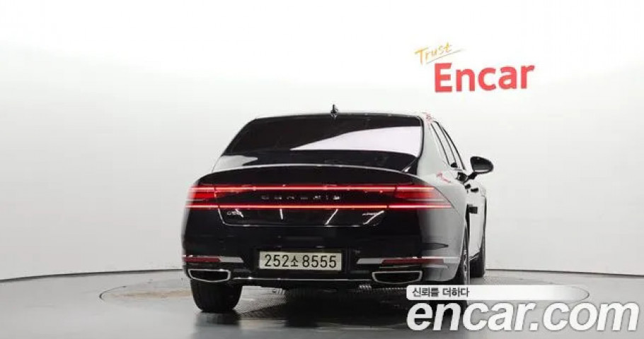 Genesis G90 