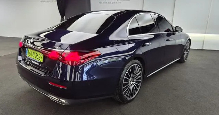 Mercedes-Benz E-Class 