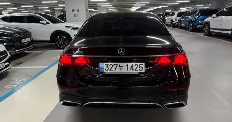 Mercedes-Benz E-Class 
