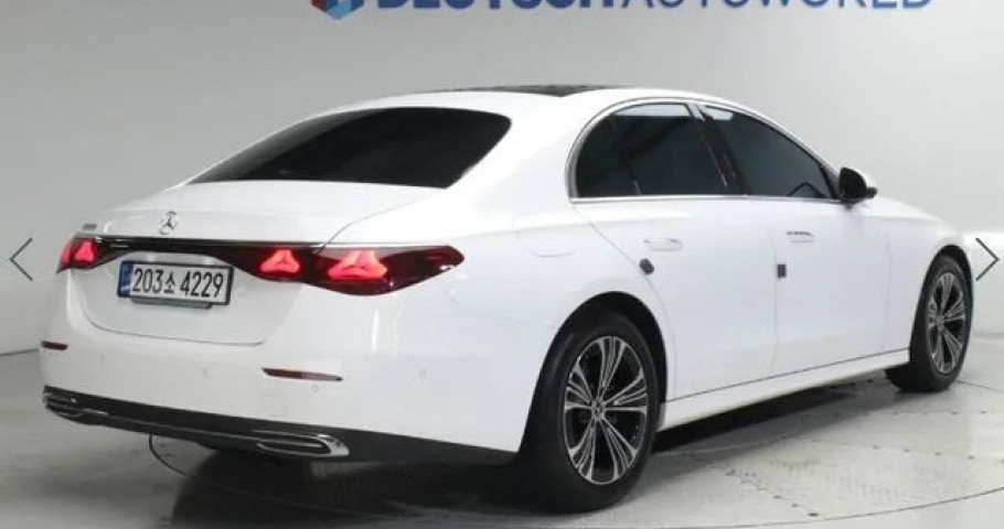 Mercedes-Benz E-Class 