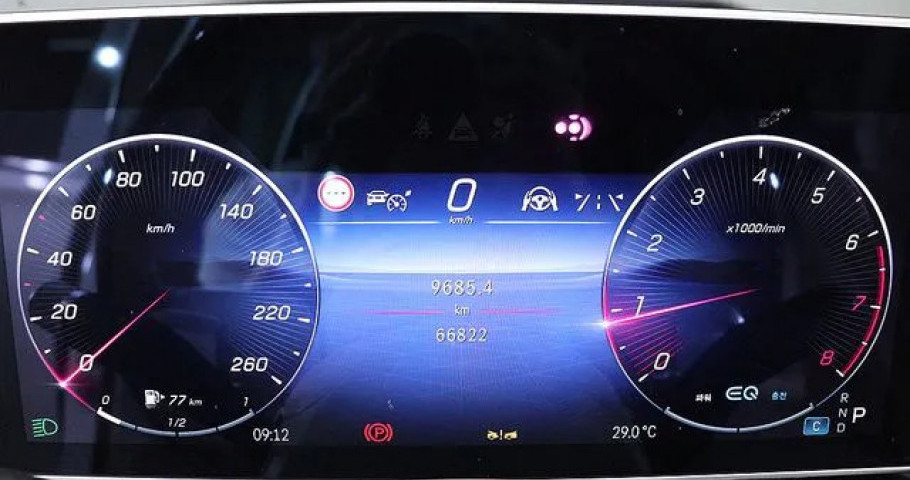 Mercedes-Benz S-Class 