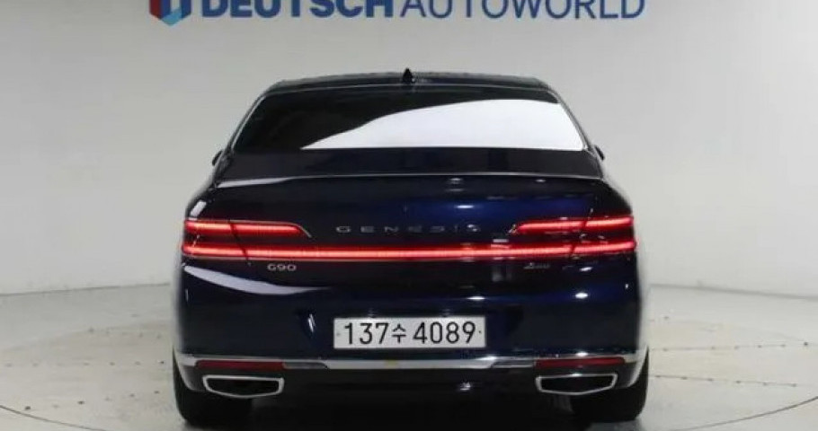 Genesis G90 