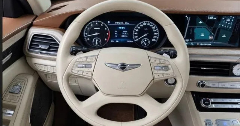 Genesis G90 