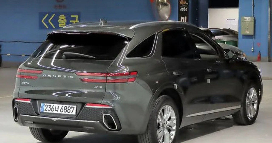 Genesis Gv70 