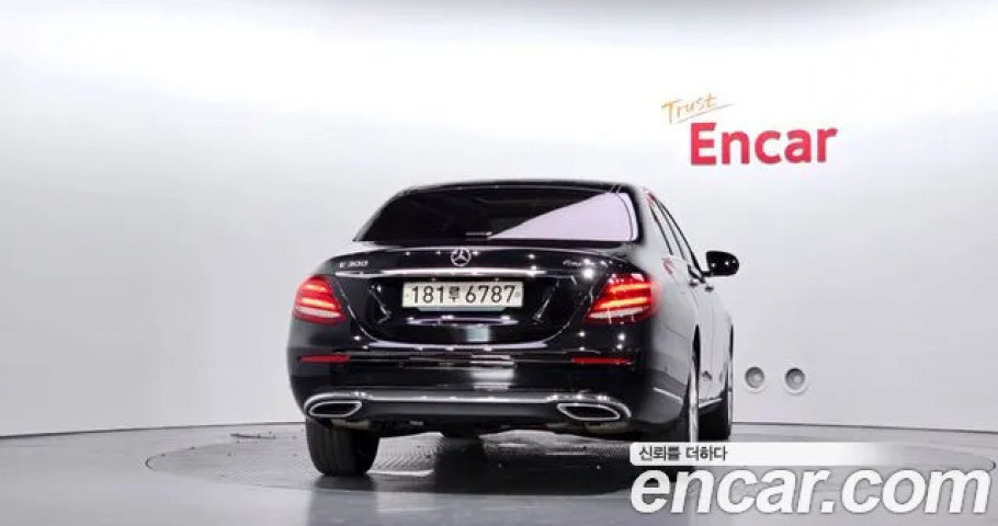 Mercedes-Benz E-Class 
