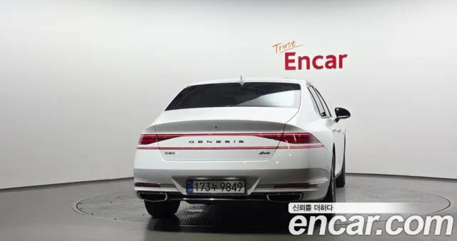 Genesis G90 