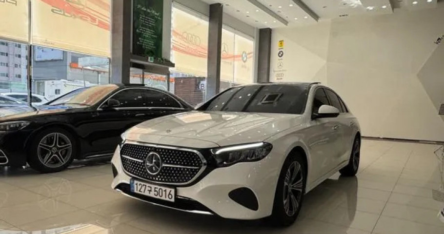 Mercedes-Benz E-Class 