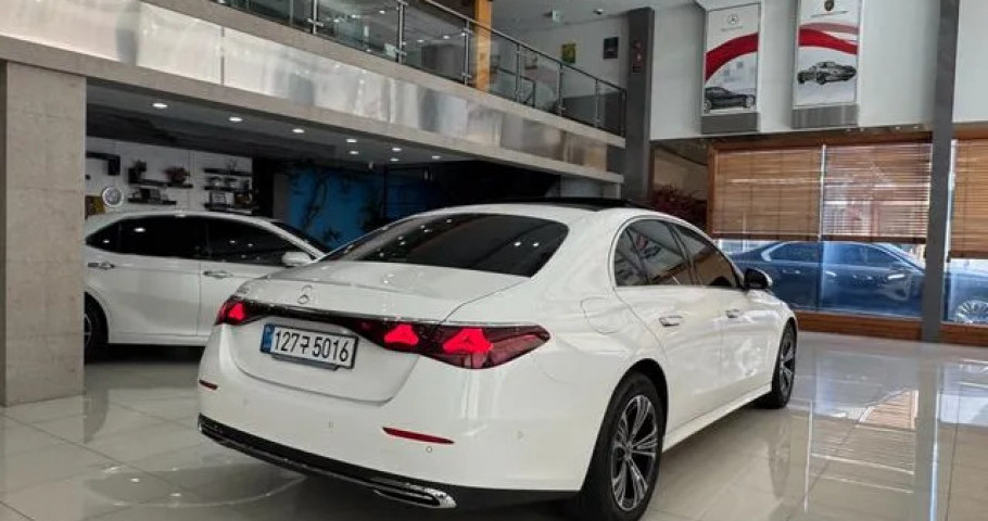 Mercedes-Benz E-Class 