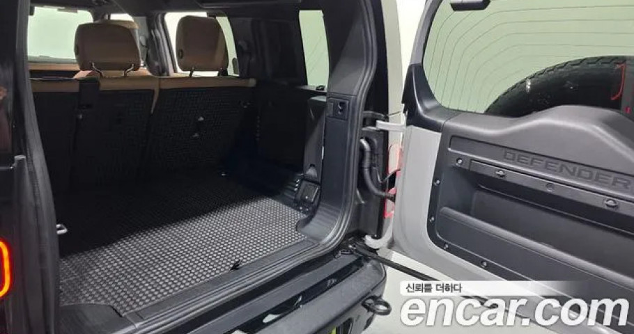 Land Rover Defender 