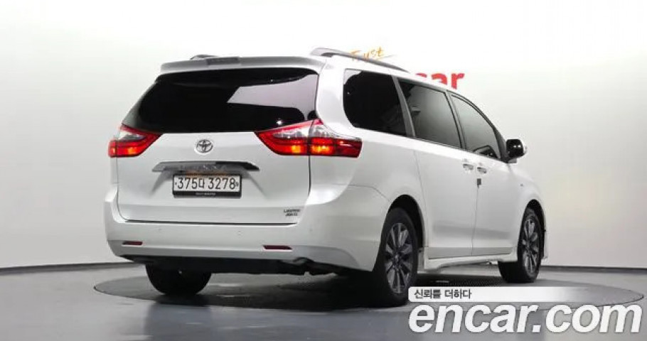 Toyota Sienna 