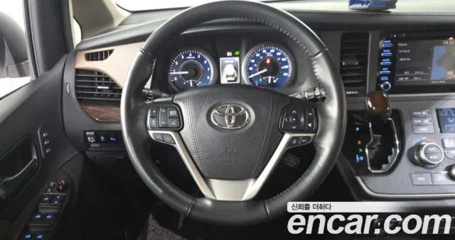 Toyota Sienna 