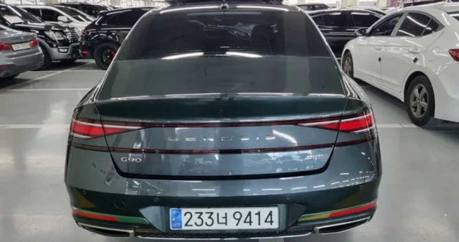 Genesis G90 