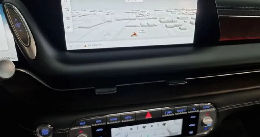 Genesis G90 