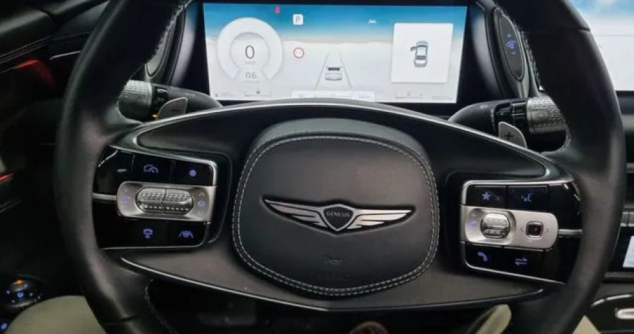 Genesis G90 