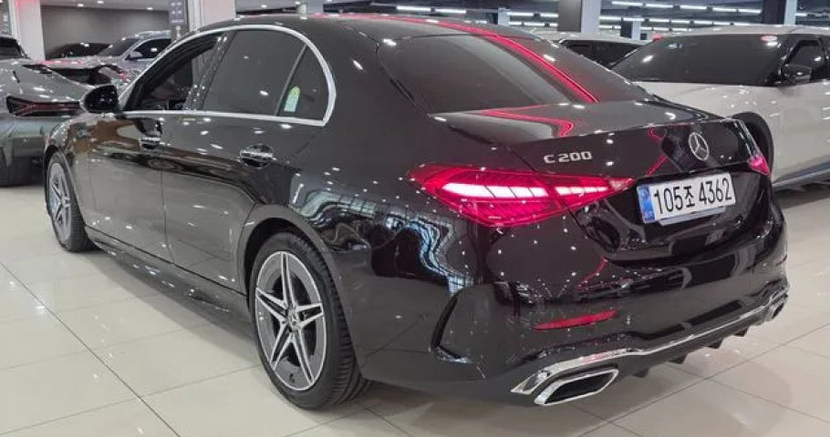 Mercedes-Benz C-Class 