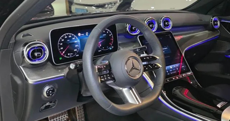 Mercedes-Benz C-Class 
