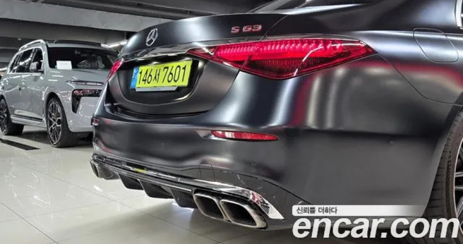 Mercedes-Benz S-Class 