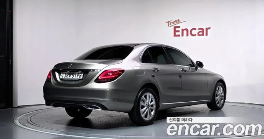 Mercedes-Benz C-Class 