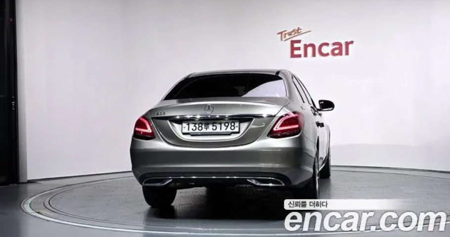 Mercedes-Benz C-Class 