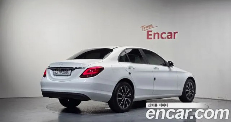 Mercedes-Benz C-Class 
