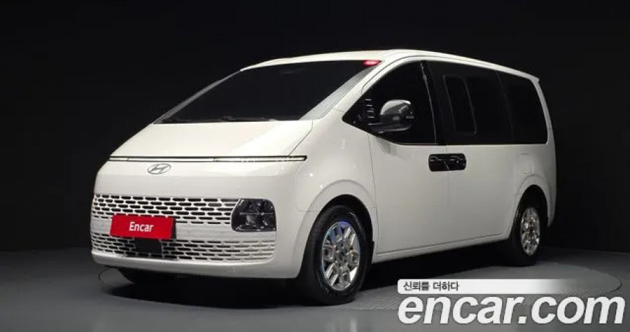 Hyundai Staria 