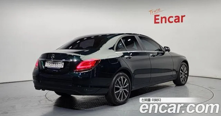 Mercedes-Benz C-Class 