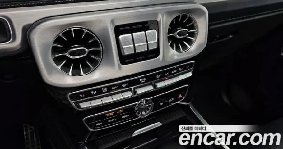 Mercedes-Benz G-Class 