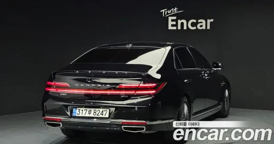 Genesis G90 