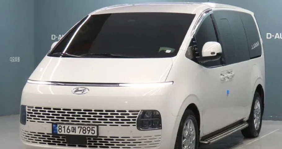 Hyundai Staria 
