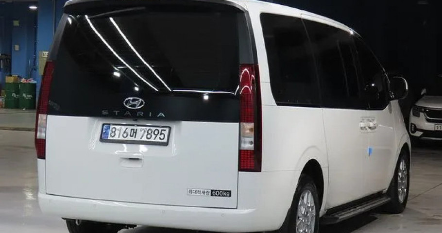 Hyundai Staria 