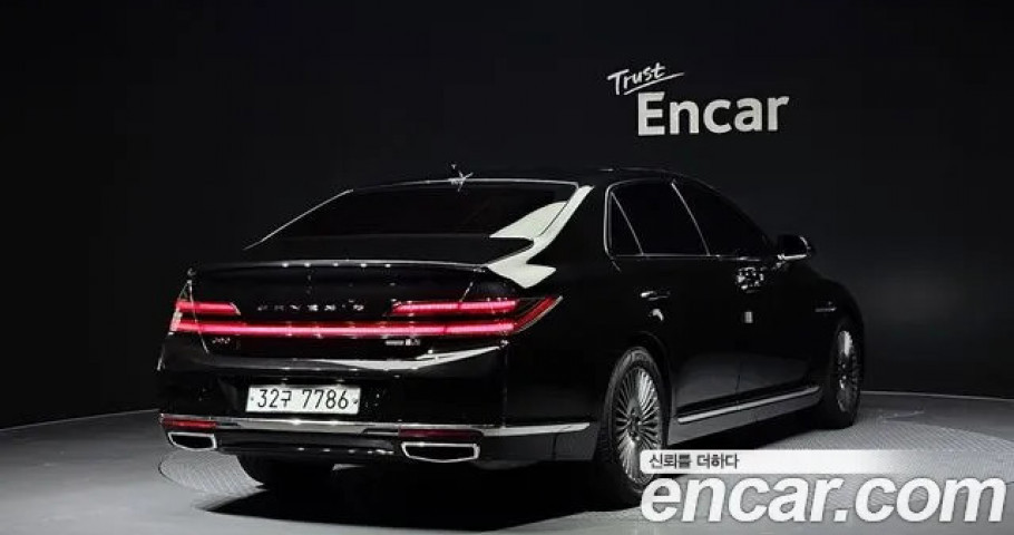 Genesis G90 