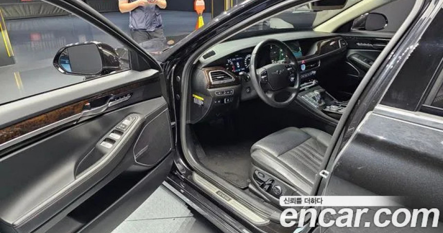 Genesis G90 