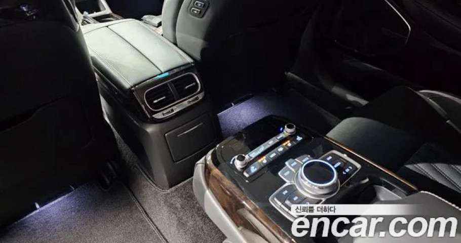 Genesis G90 