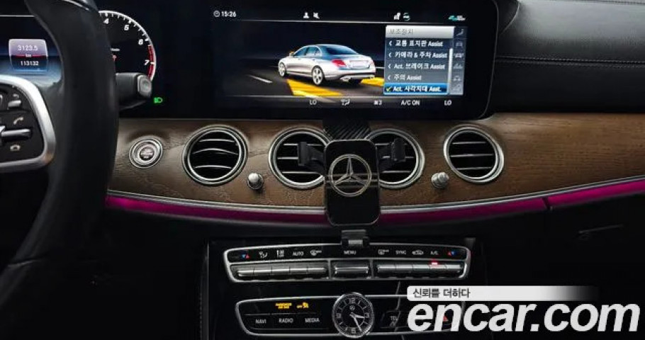 Mercedes-Benz E-Class 