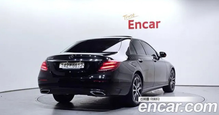 Mercedes-Benz E-Class 