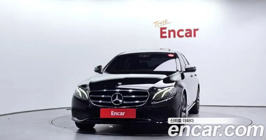 Mercedes-Benz E-Class 