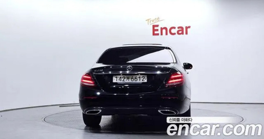 Mercedes-Benz E-Class 