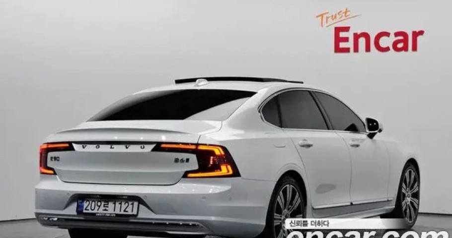 Volvo S90 